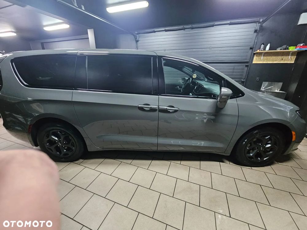 Chrysler Pacifica - 13