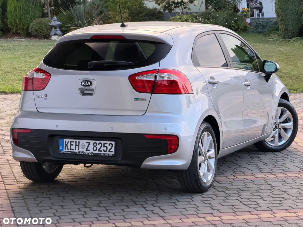 Kia Rio 1.2 ISG Uefa Euro 2016 - 10