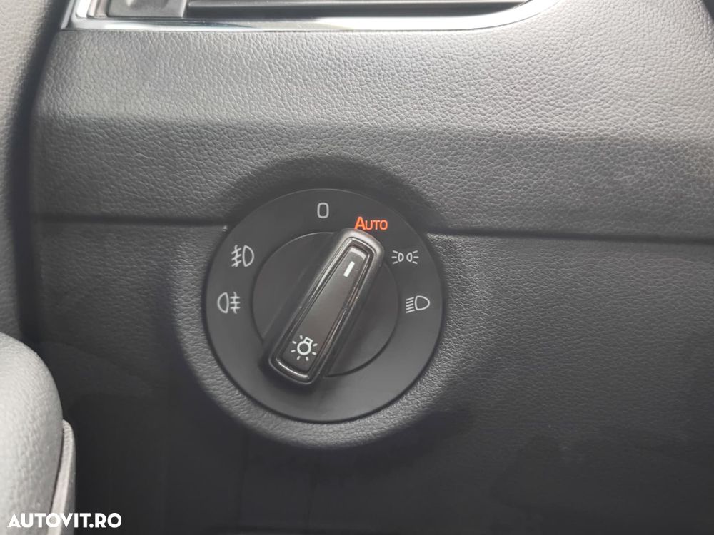 Skoda Octavia 2.0 TDI 4X4 DSG Scout - 31