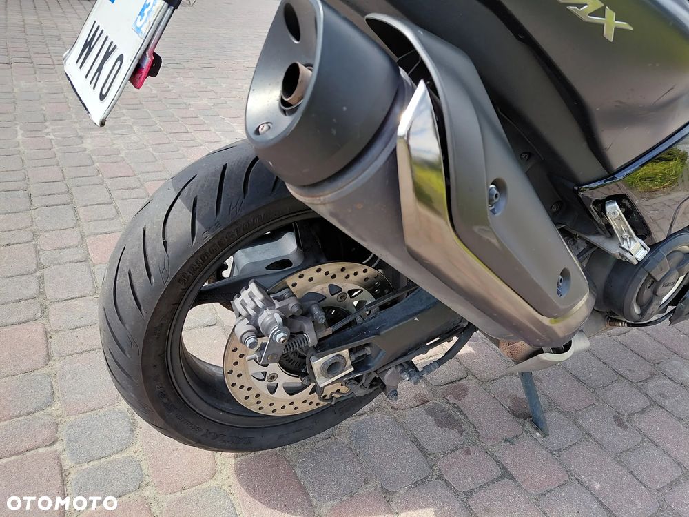 Yamaha Tmax - 15