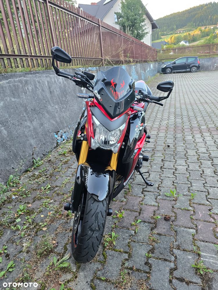 Suzuki GSX 1000 - 4