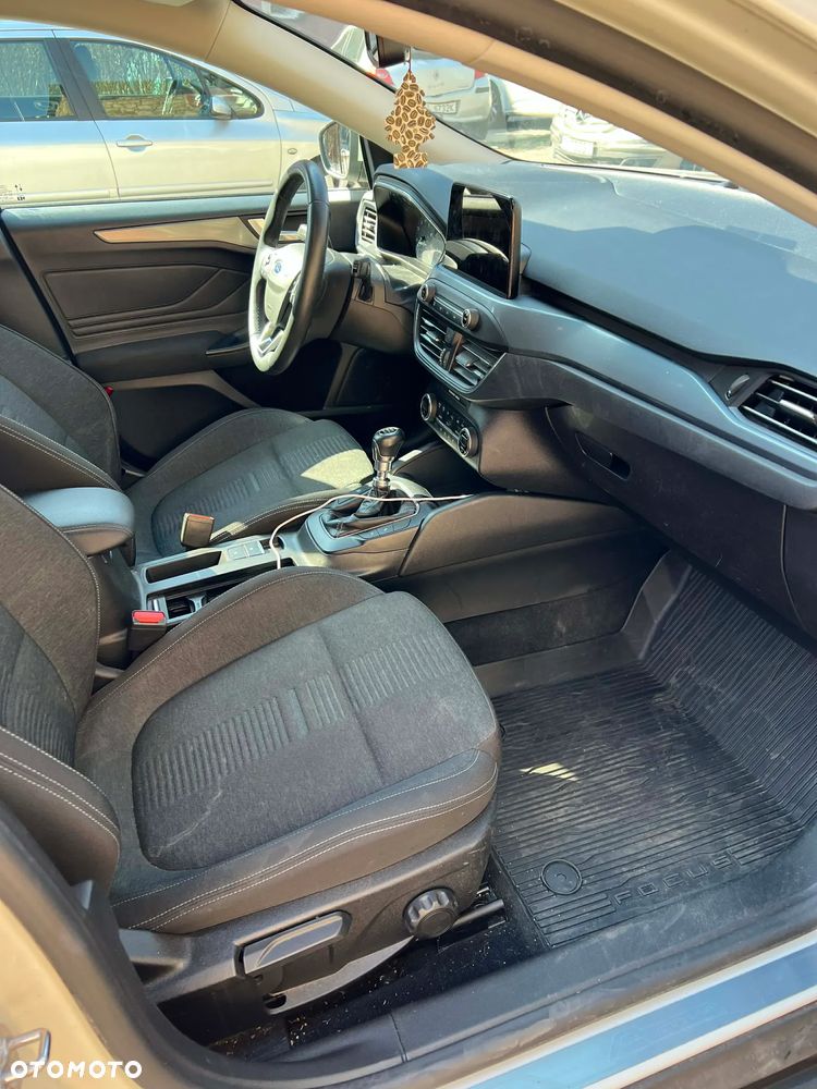 Ford Focus 1.0 EcoBoost Active - 8