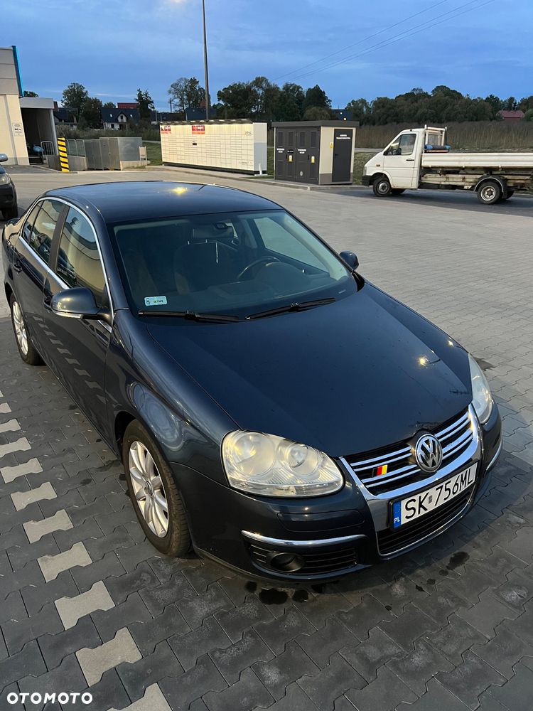 Volkswagen Jetta 1.9 TDI Trendline - 4
