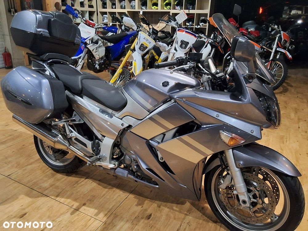 Yamaha FJR - 6
