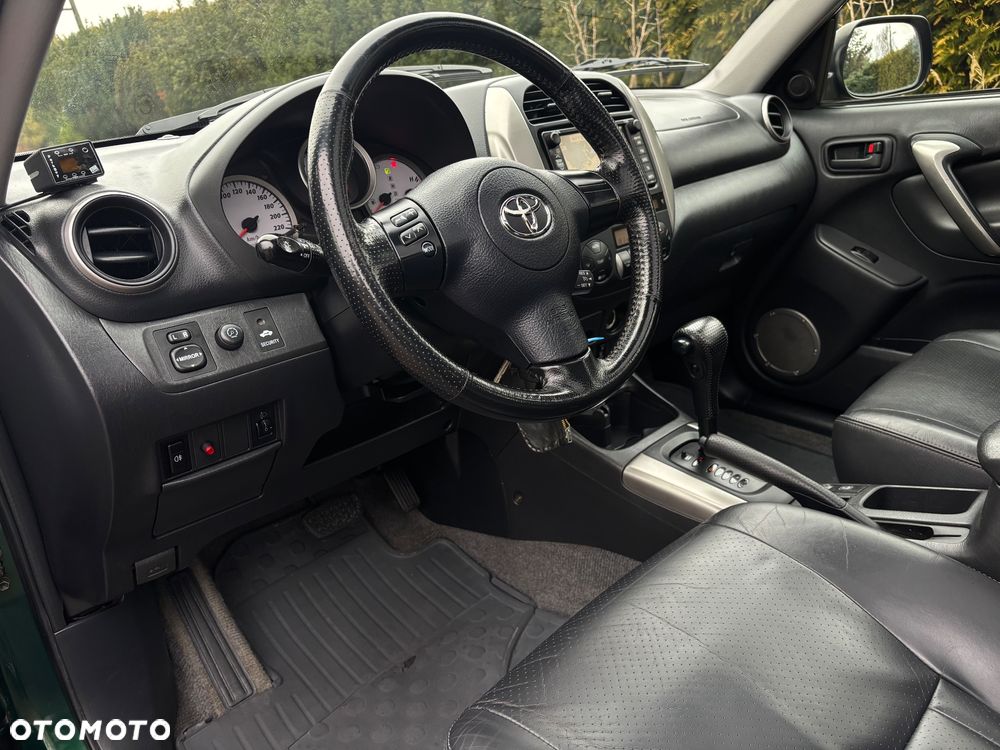 Toyota RAV4 2.0 VVT-i 4x4 - 5