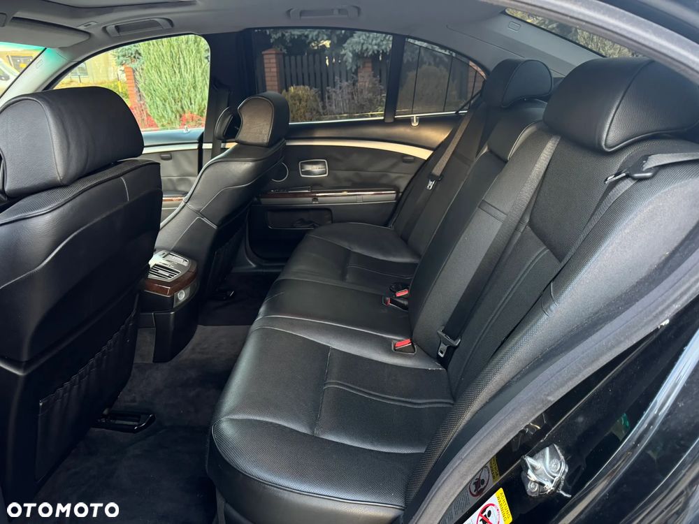 BMW Seria 7 740i - 19