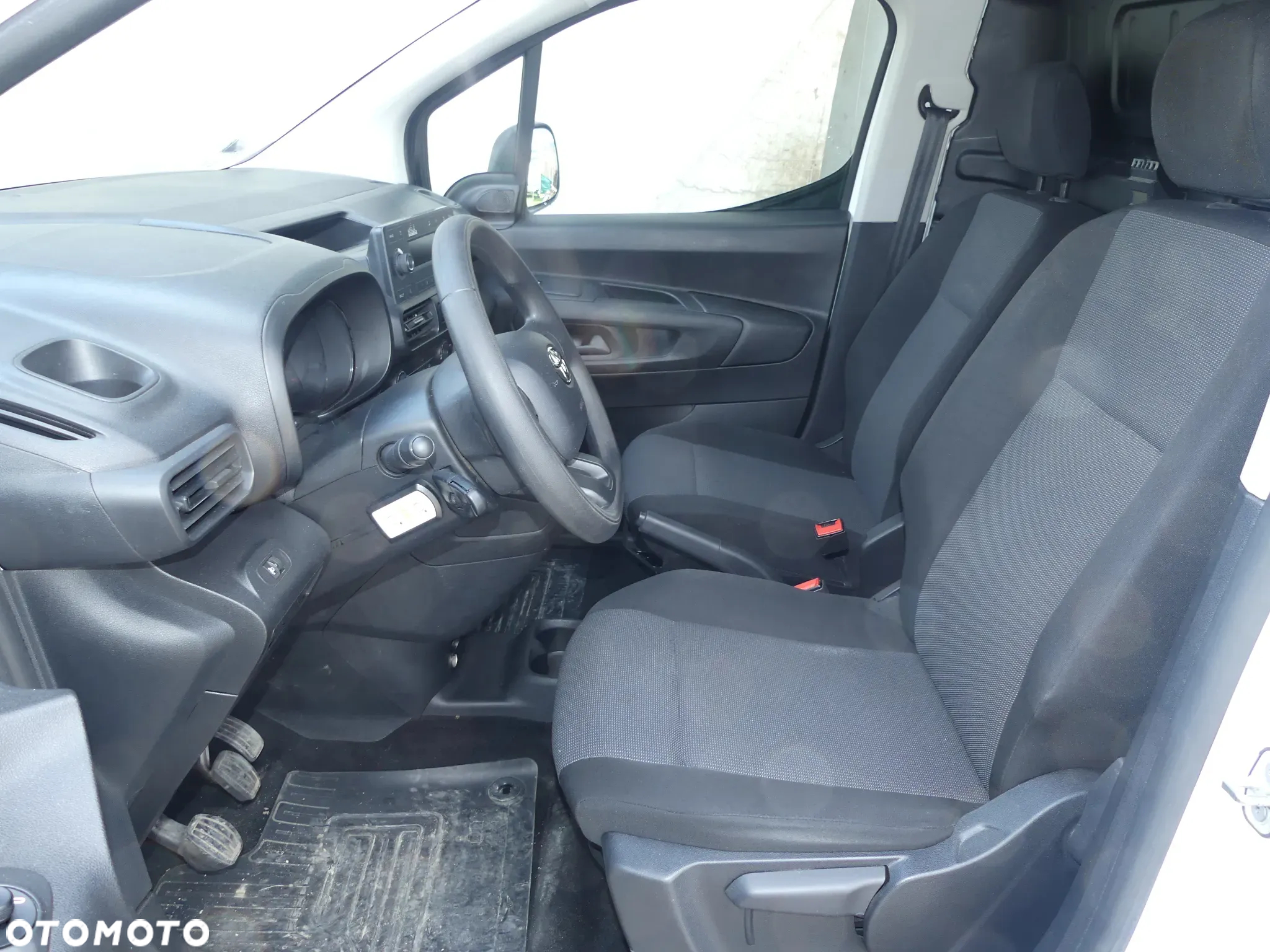 Toyota Proace City 1.5 D-4D Long 2,3t Active (bryg.) - 29