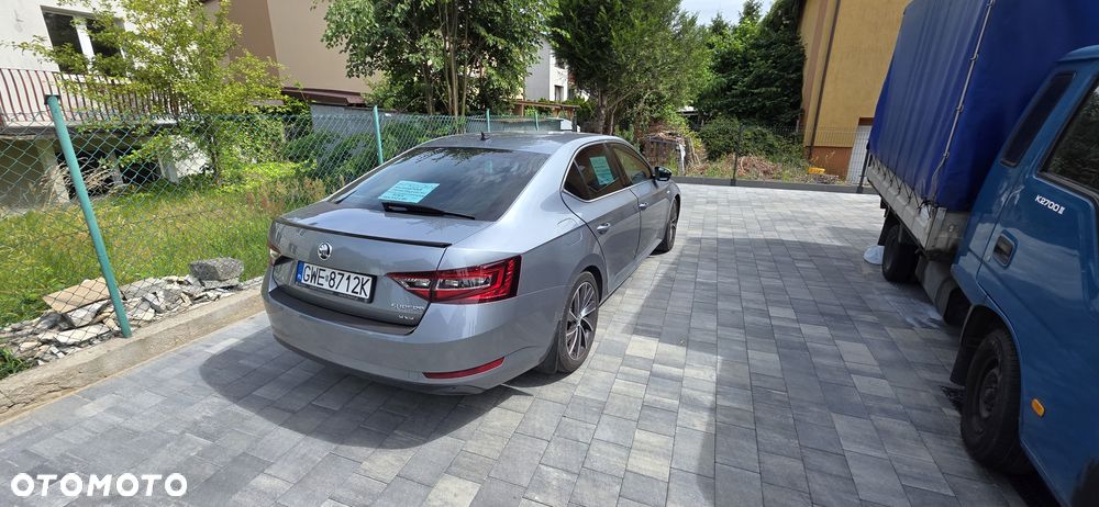 Skoda Superb 2.0 TDI 4x4 L&K DSG - 5