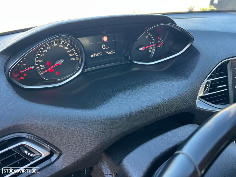 Peugeot 308 1.5 BlueHDi Style - 31
