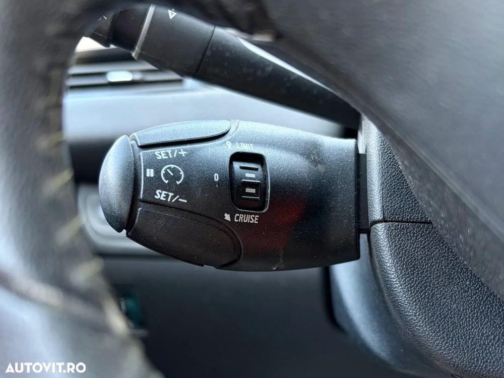 Peugeot 208 HDi 68 Like - 15