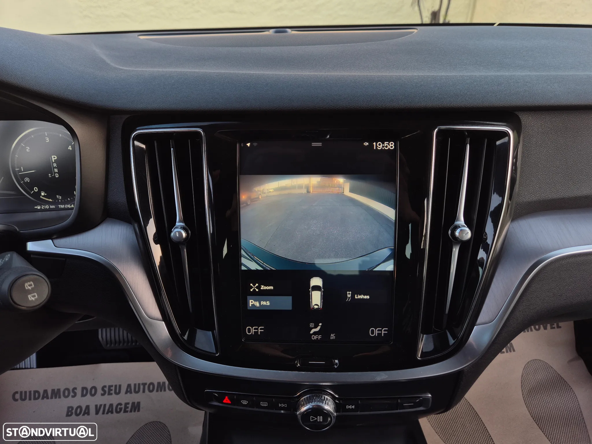 Volvo V60 2.0 D3 Momentum Plus Geartronic - 32