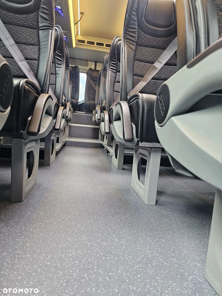 Mercedes-Benz Sprinter 519 - 9