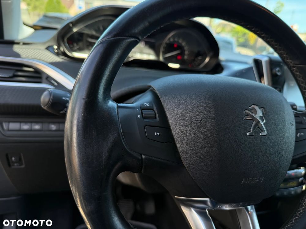 Peugeot 2008 PureTech 82 Allure - 19