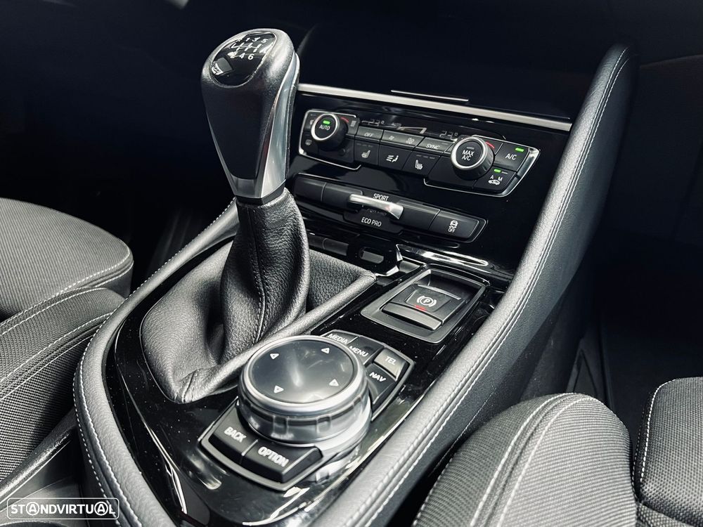 BMW 218 Active Tourer i Line Sport - 24