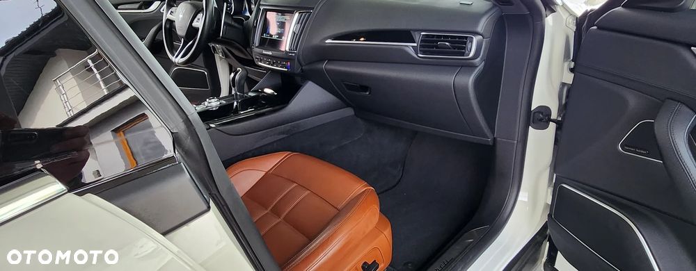 Maserati Levante Diesel Granlusso - 38