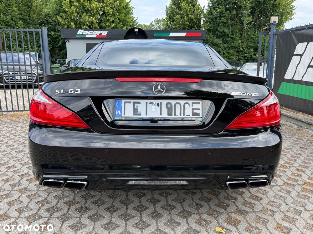 Mercedes-Benz SL 63 AMG - 16