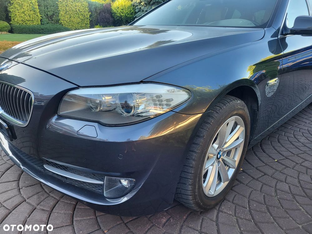 BMW Seria 5 525d - 16