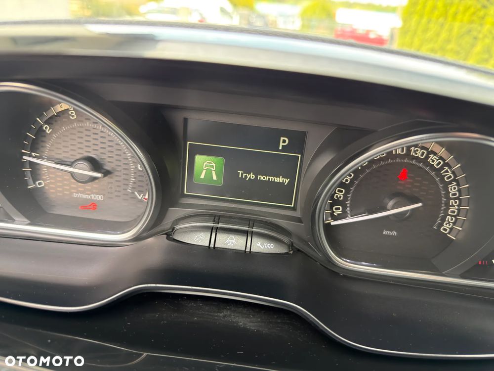 Peugeot 2008 PureTech 110 Stop&Start EAT6 GT-Line Edition - 30