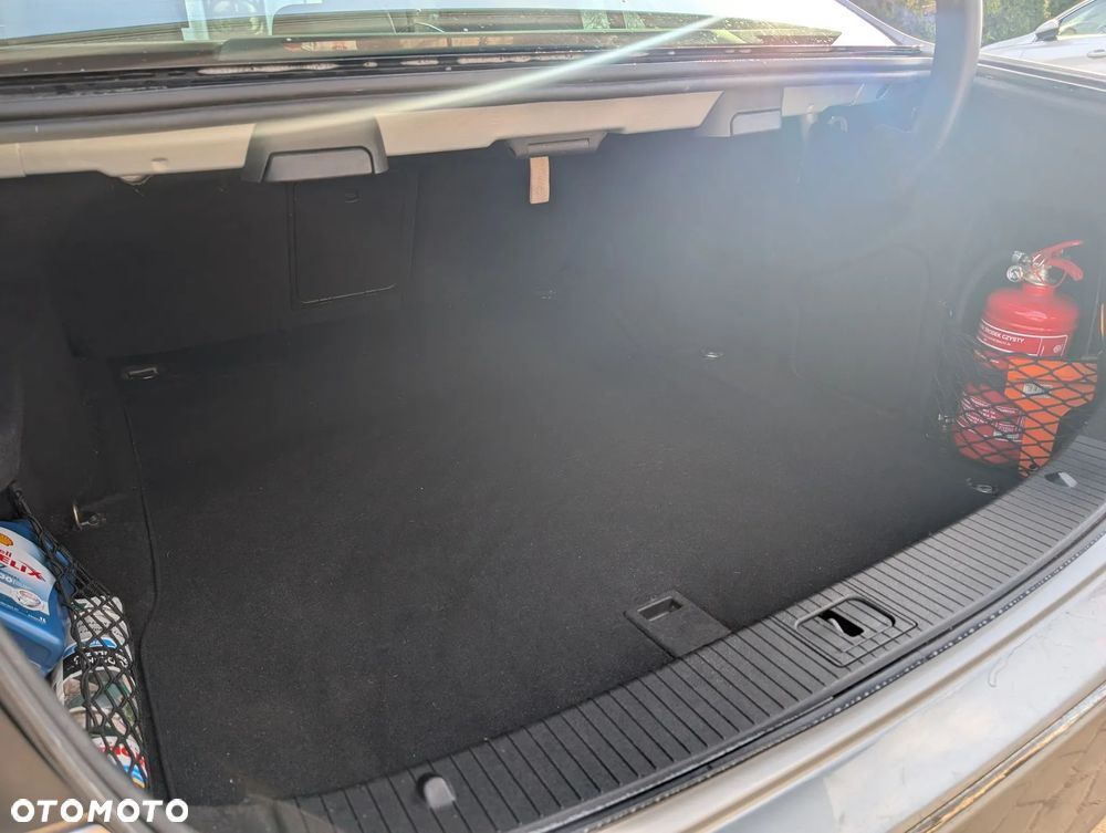 Mercedes-Benz Klasa E 220 CDI BlueEff Avantgarde - 3