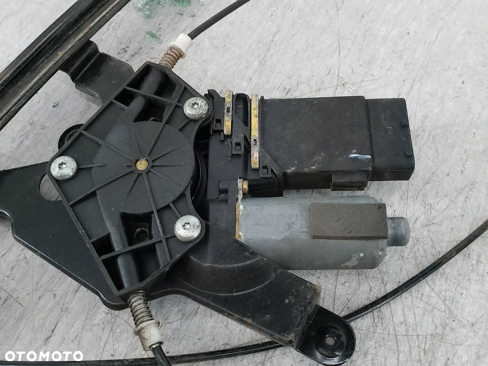 PODNOŚNIK SZYBY PRAWY PRZÓD SKODA OCTAVIA I 101448-201 - 2