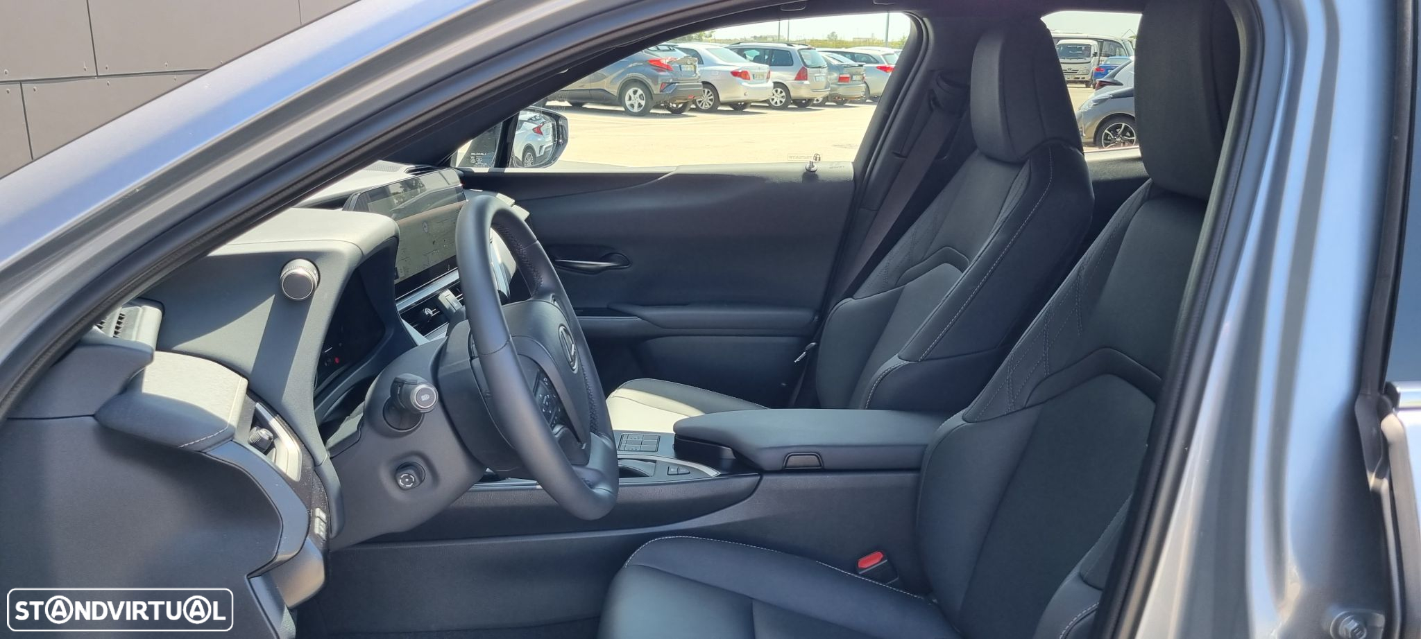 Lexus ux-250h Sport - 6