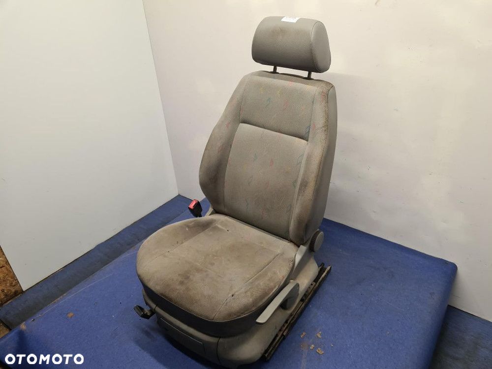 VOLKSWAGEN CADDY III FOTEL KIEROWCY. - 7