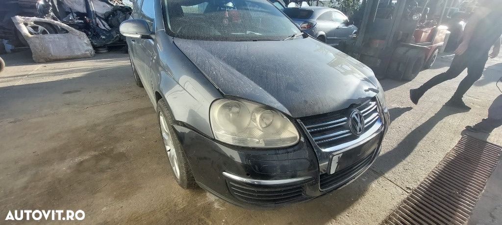 Dezmembrari Volkswagen Jetta Motor 2.0TDi cod BKD AN 2007 - 1