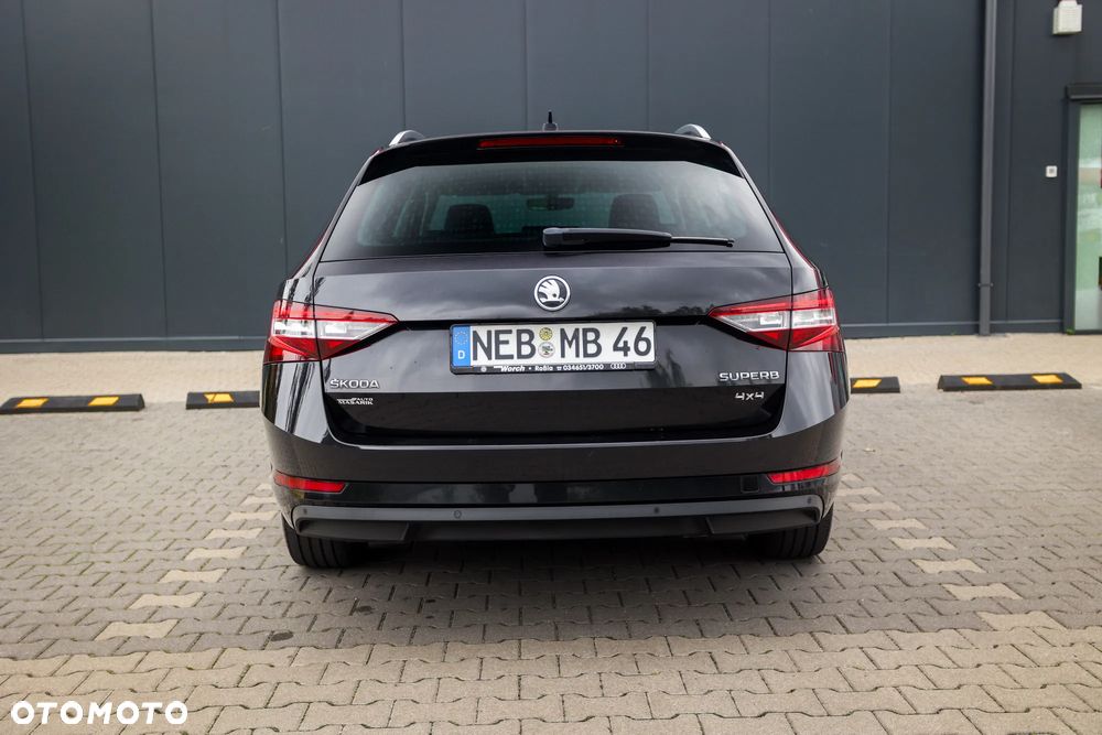 Skoda Superb 2.0 TDI 4x4 DSG Premium Edition - 13