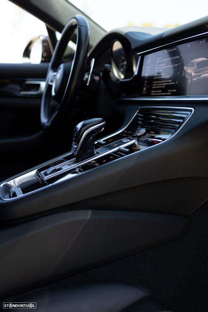 Porsche Panamera Sport Turismo 4 E-Hybrid - 35