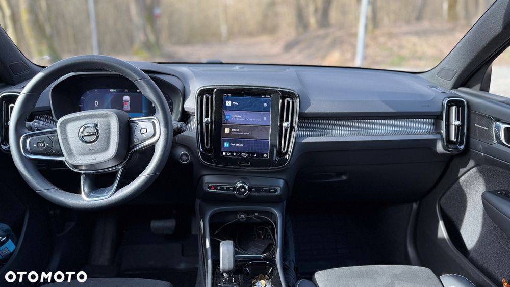 Volvo XC 40 B3 Plus Dark - 18