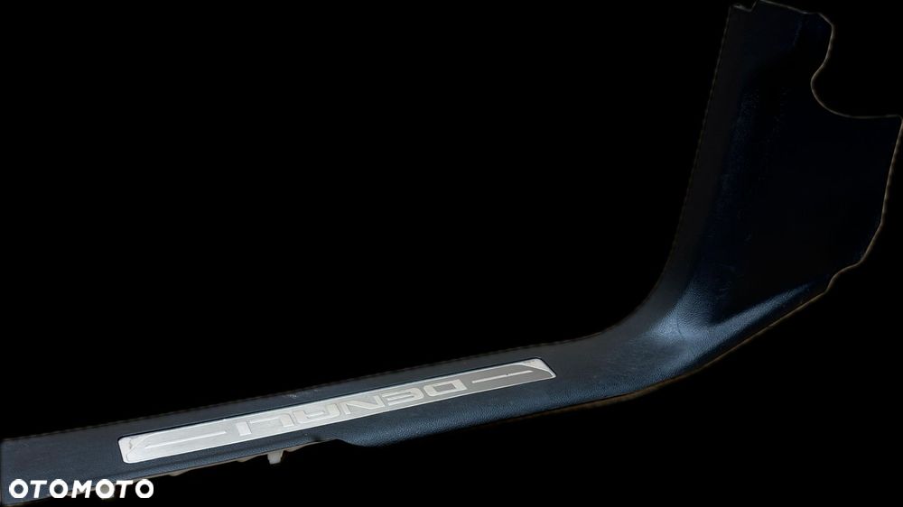 P8 GMC YUKON XL DENALI IV 2015 - OSŁONA PROGU LISTWA PRZÓD LEWA 23433410 - 1