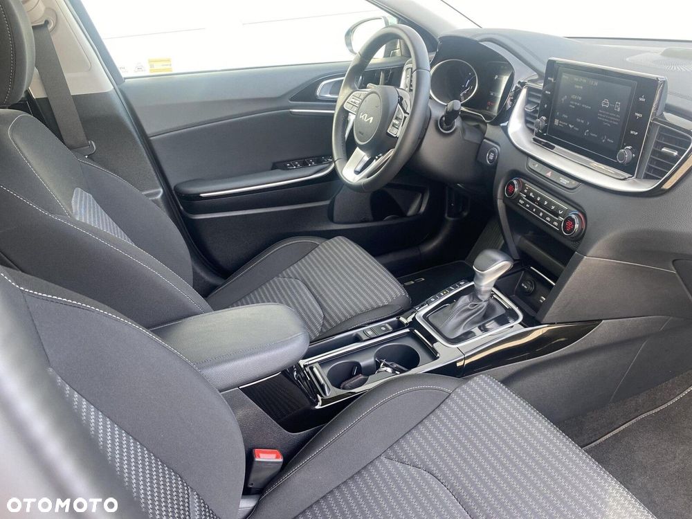 Kia Ceed - 27