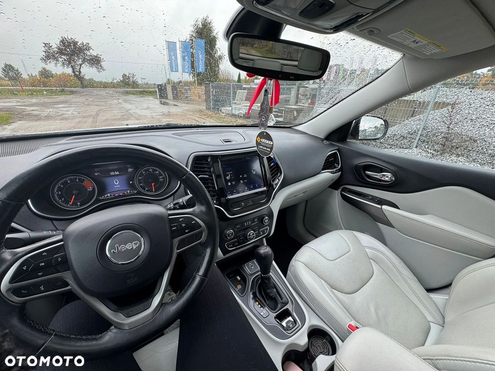 Jeep Cherokee - 15