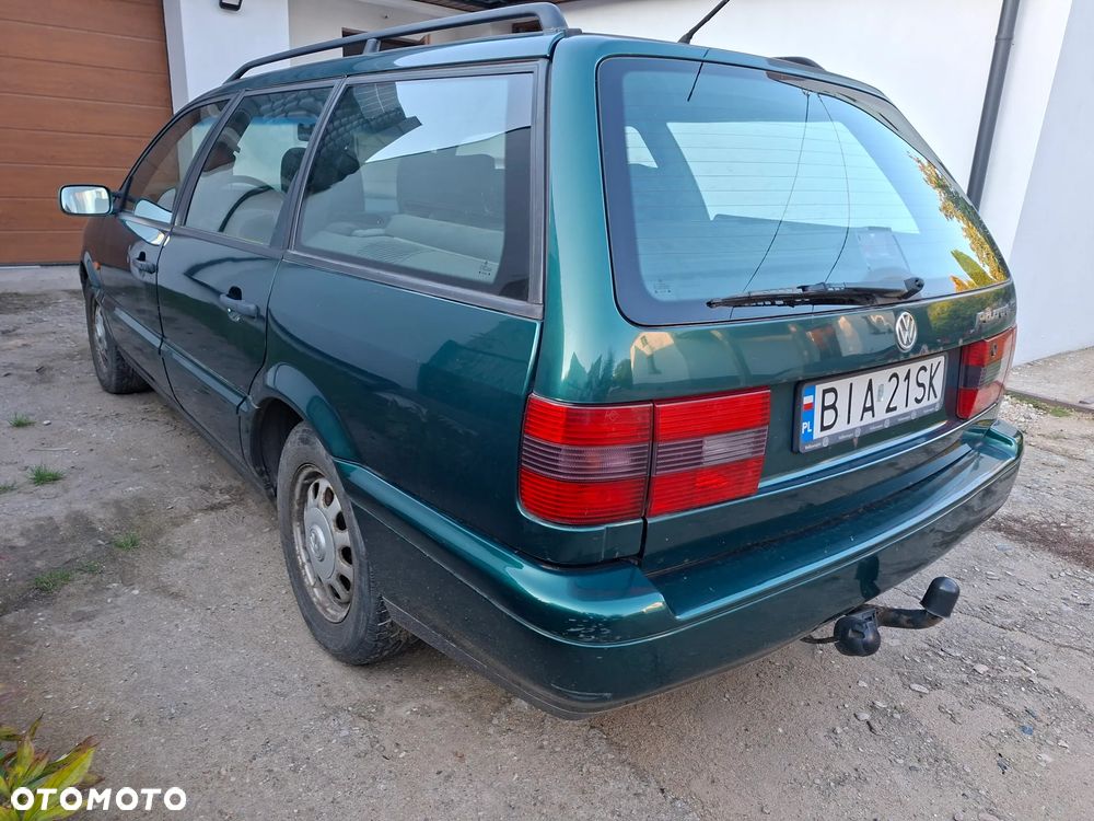 Volkswagen Passat 1.6 CL - 14