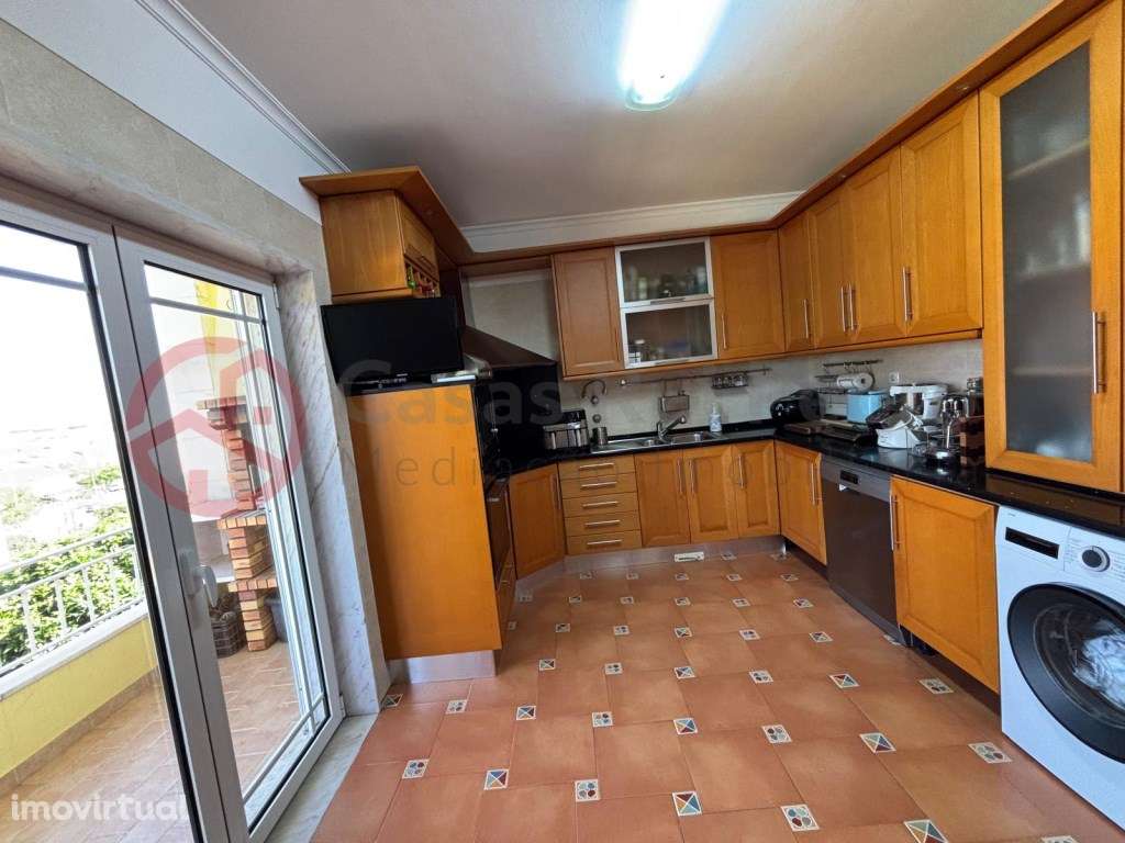 Moradia isolada T5 em Vale Flores, Almada - Grande imagem: 3/36