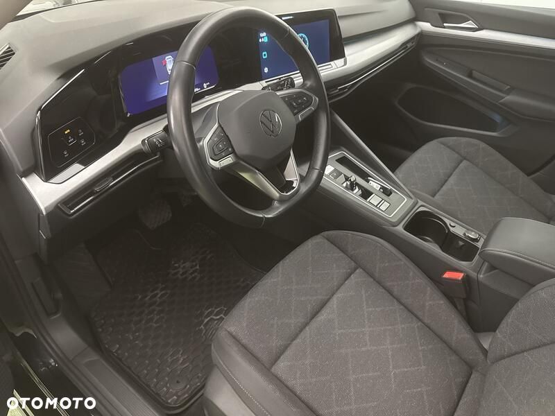 Volkswagen Golf - 10