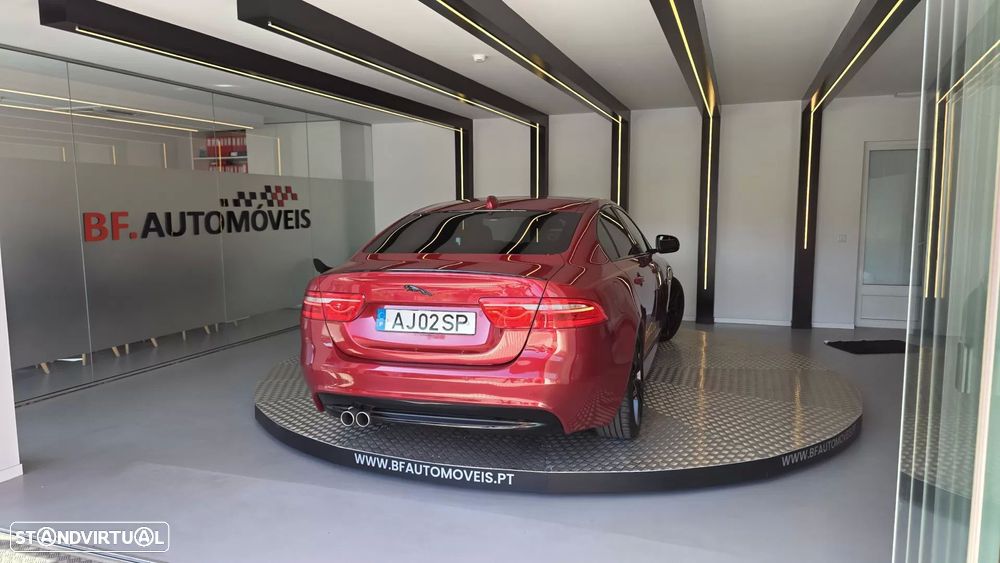 Jaguar XE 2.0 D R-Sport - 15