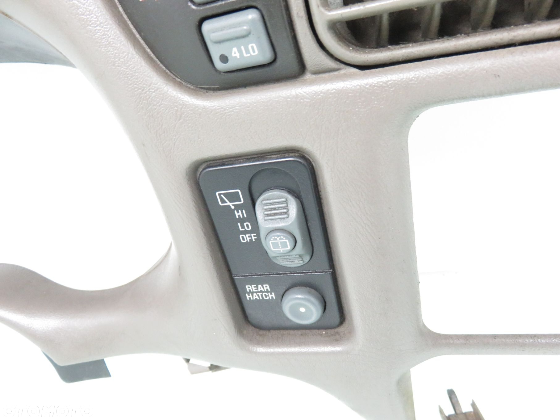 PANEL KONSOLA RAMKA LICZNIKA CHEVROLET BLAZER S10 - 8