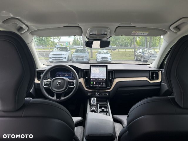 Volvo XC 60 B5 B AWD Plus Dark - 25