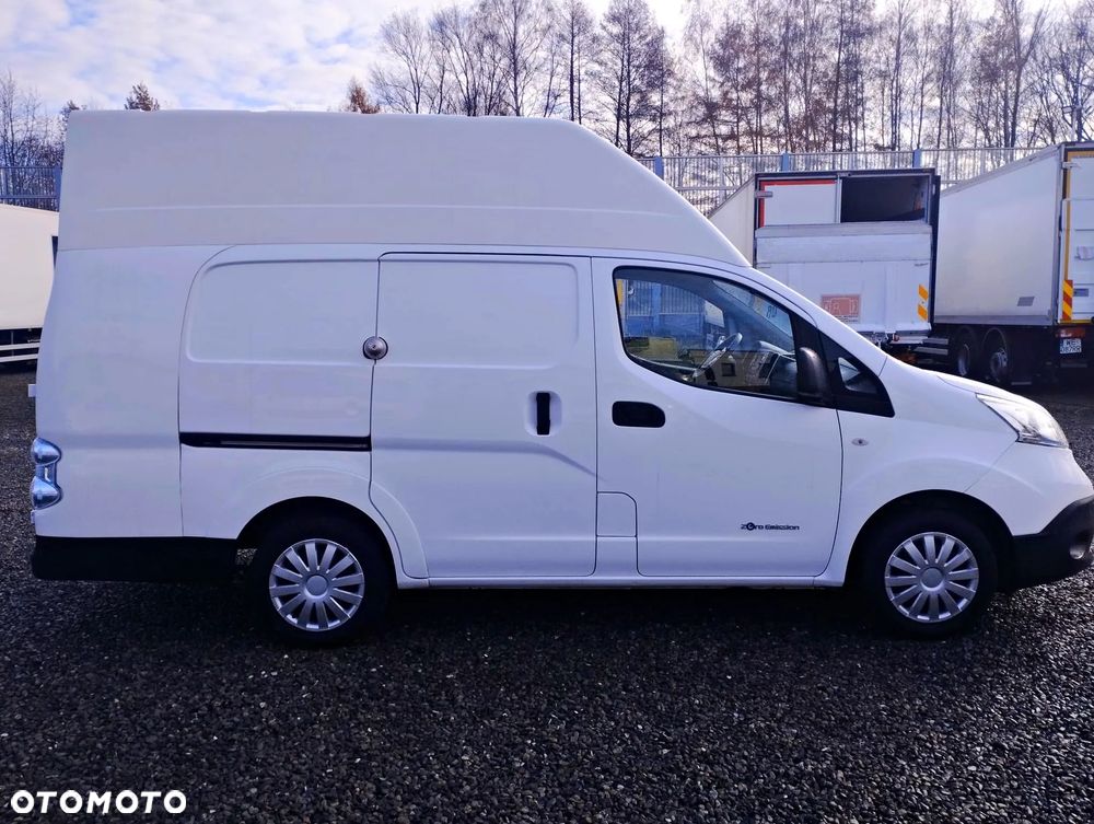 Nissan ENV 200 Maxi - 4