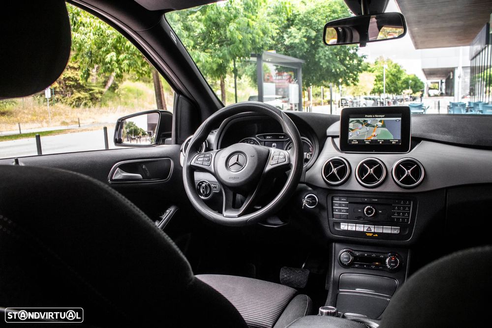 Mercedes-Benz B 250 e Electric Drive - 32