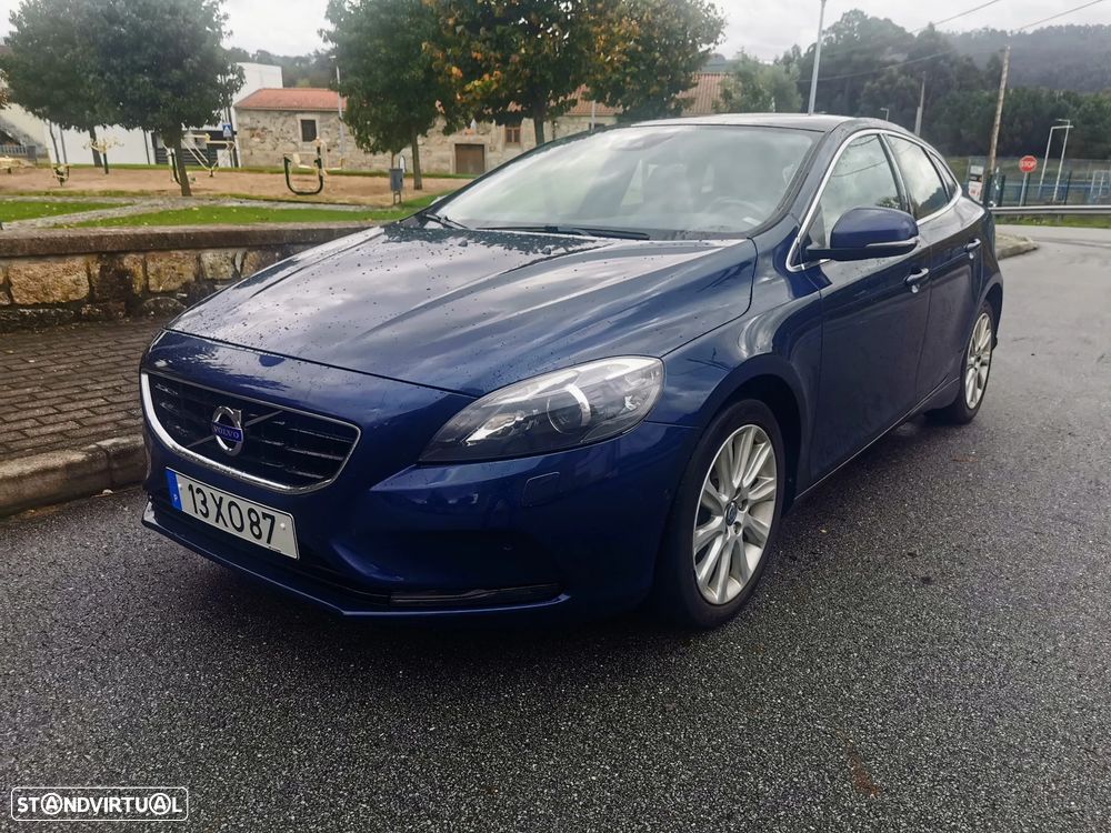 Volvo V40 D2 Summum - 1