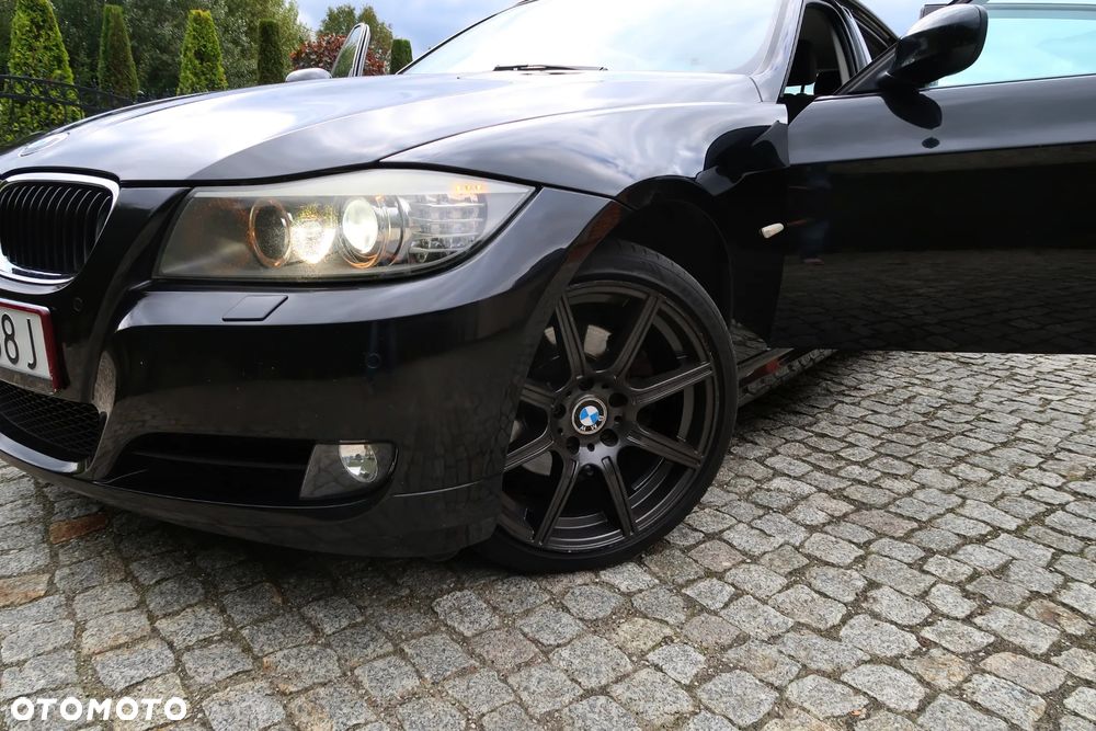 BMW Seria 3 318d Touring - 11