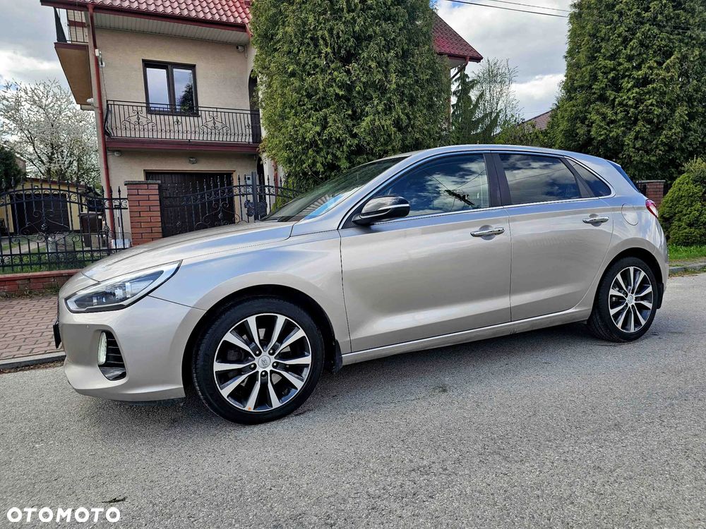 Hyundai i30 blue 1.6 CRDi Premium - 14