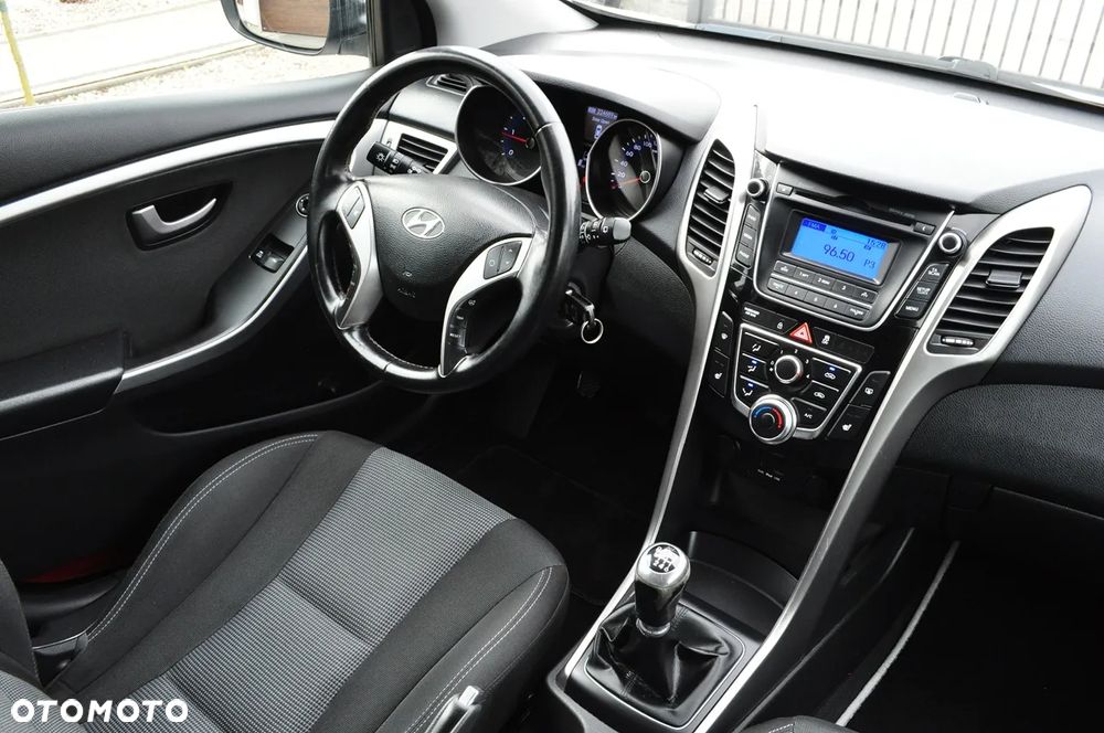 Hyundai i30 1.6 CRDi Fifa World Cup Edition - 8