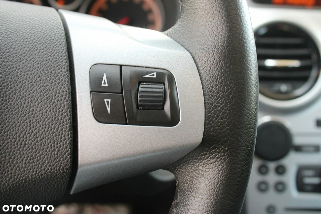 Opel Corsa 1.4 16V Color Edition - 24