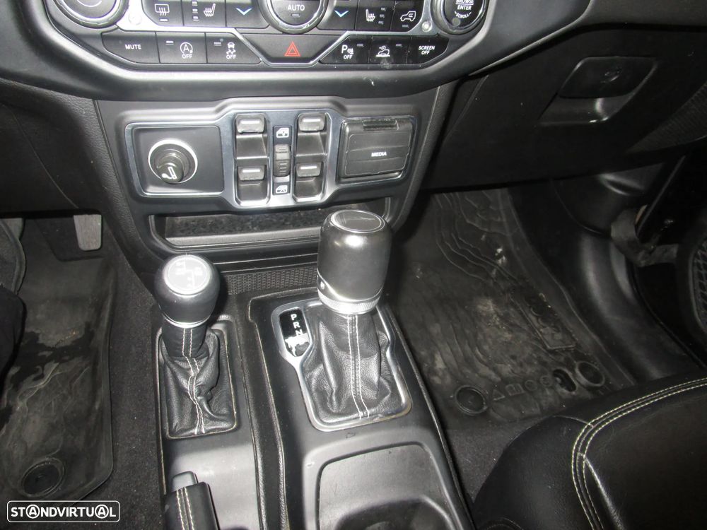 Jeep Gladiator 3.0V6 MultiJet AWD Auto Overland - 25