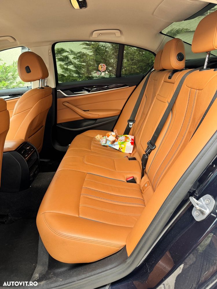 BMW Seria 5 530i Aut. Luxury Line - 15