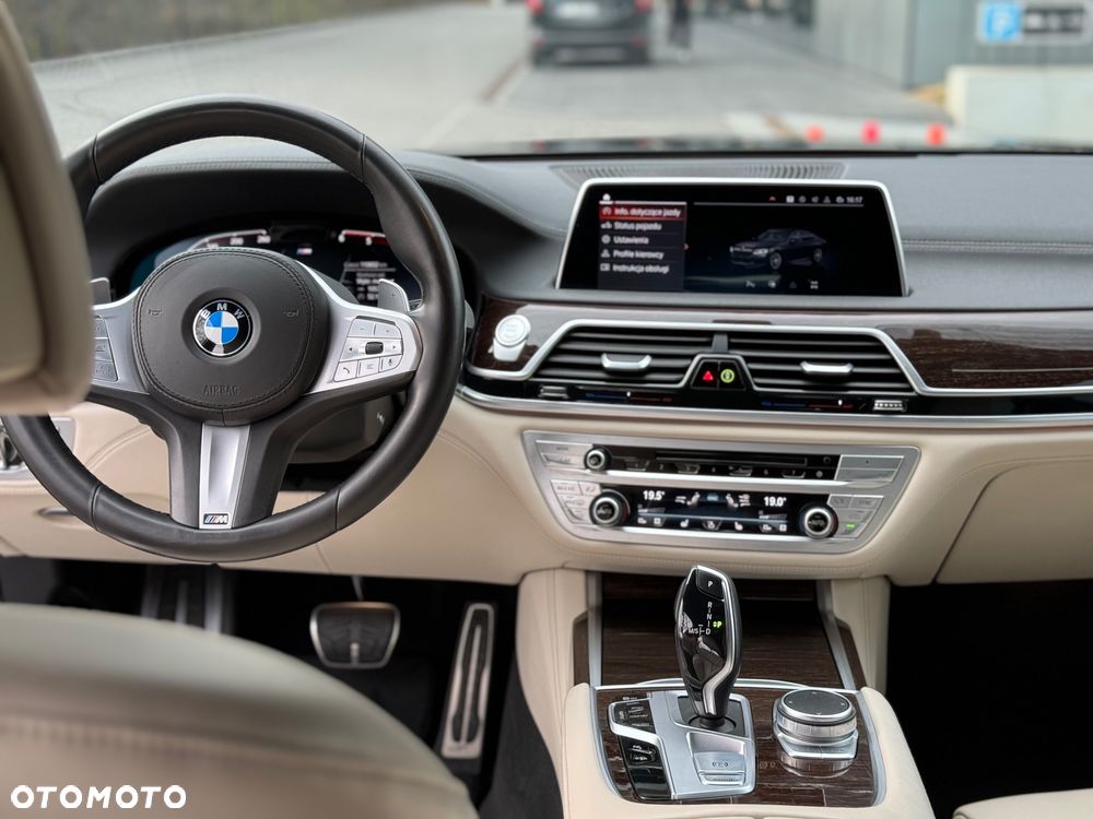 BMW Seria 7 730d xDrive mHEV - 11
