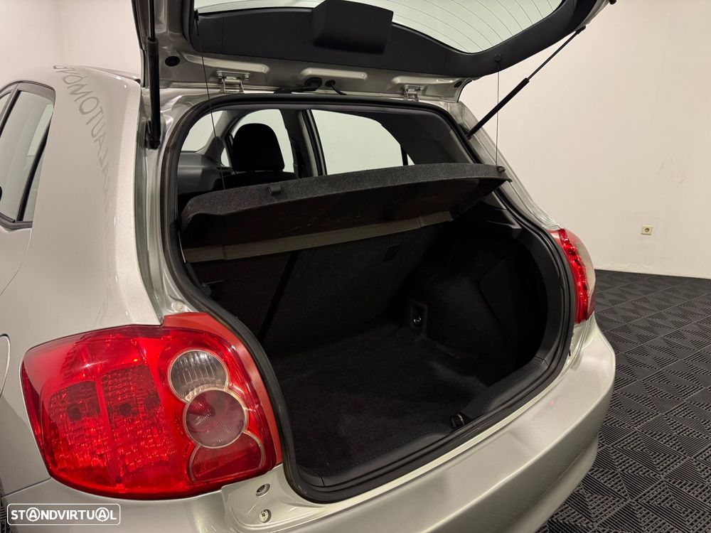 Toyota Auris 1.4 D-4D Sol - 42